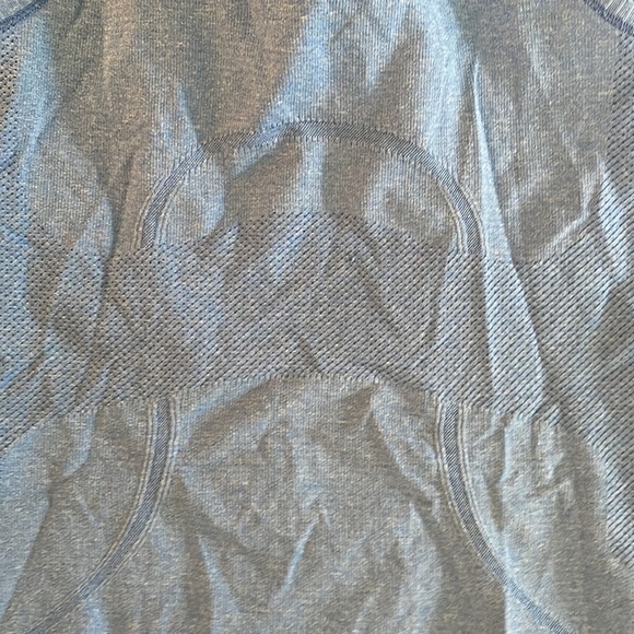 Blue lululemon tank top - Picture 2 of 3